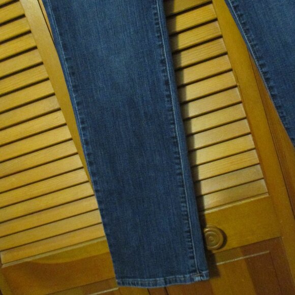 Gap jeans Classic Straight blue denim with stretch like new size 12 - Picture 4 of 6